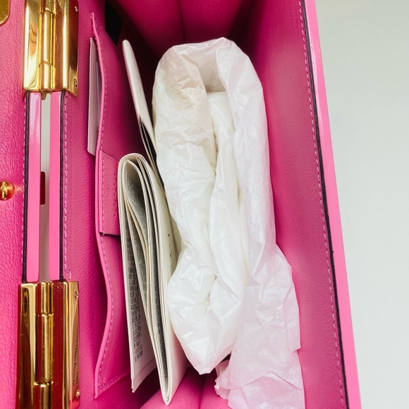 Gucci Limited Edition Sylvie 1969 Plexiglass Mini Bag w/ gold hardware and chain - Picture 7 of 16